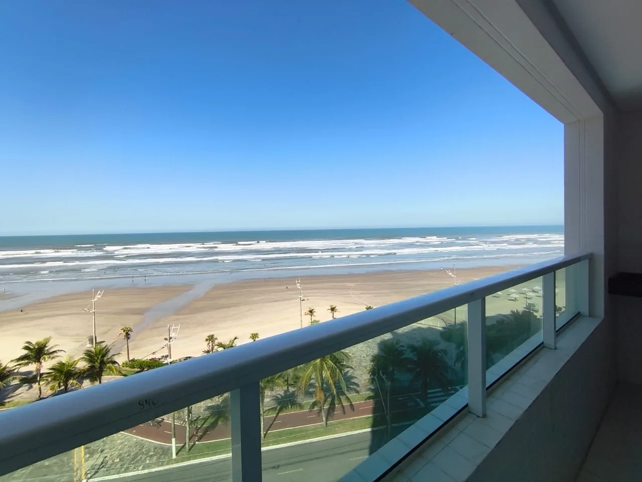 Apartamento frente mar a venda na Vila Caiçara em Praia Grande SP