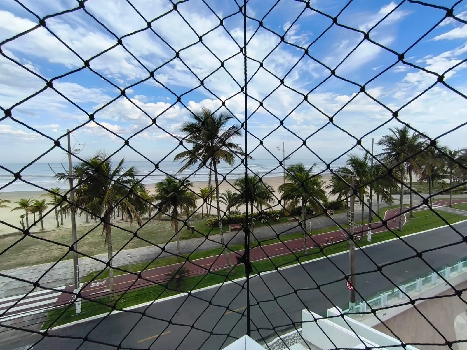 Apartamento frente praia à venda no Jardim Real / Praia Grande SP